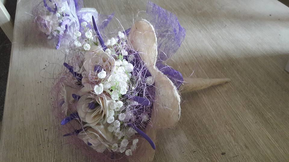 Noord West verloving Reparatie mogelijk bruidsboeket lila paars - Wendy's ballooncorner