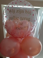 bubbel pilaar met kleine ballonnetjes in bubbel en tekst