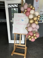 Schildersezel met welkomstbord en organic ballonslinger