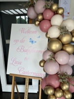 Schildersezel met welkomstbord en organic ballonslinger