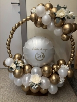 hoepel 50 jaar jubileum met bloemen en kralen afwerking